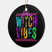 Witch Vibes Halloween Neon Checkered Bow セラミックオーナメント (左)