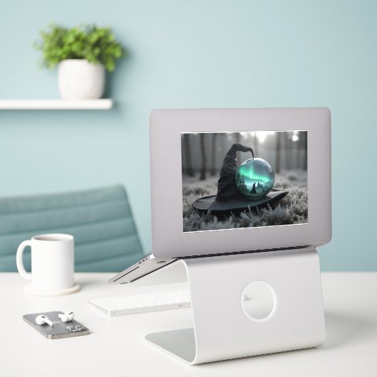 Witches hat and Crystal ball シール (デスク上のノートパソコン)