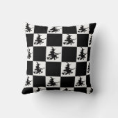 Witches on Black Throw Pillow クッション (裏面)
