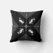 Witchy Noir Celestial Moon Black and White クッション (裏面)