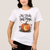 Witchy Pumpkin Moon Magic Graphic トライブレンドTシャツ (正面)