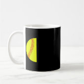 With Jesus In Her Heart And A Softball She Is Unst コーヒーマグカップ (左)