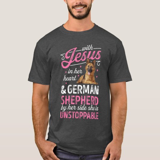 With Jesus In Her Heart And German Shepherd shirt Tシャツ (正面)