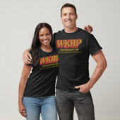 WKRP CINCINNATI 1530 AM retro girl Tシャツ (ユニセックス)