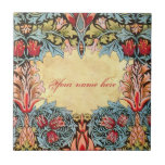 Wm Morris Pre-Raphaeliteカスタマイズ可能タイル タイル<br><div class="desc">この美カスタマイズしいタイルはラファエリートウィリアム・モリス・スネークヘッドのヴィンテージをフィーチャーこの美しいタイルは自分の名前や他の文字を追加することによ考えりデザイン!ここに表示されている装飾フォントを使用するか、利用可能な他の何百もの非常にカッコいいフォントの1つから選択！タイトル自体はインドの様々なロマンチックな視インスパイア象を占めるかもしれないが、実際にはイギリスの田舎の大部分だった。スネークヘッドはユリ科の一部で、草の牧草地の中で育っている小さな花である。インディアンの手法を英語の派生花と共に用いることによって、モリスはスタイルを交配し、オリジナルの作品を作り出し、自由のような名店での提供のファッショナブルだが派生物や過ごし難い例から何らかの形で取り除かれたと言える点もある。</div>