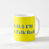 WNUA 88.5 FM（ケンタッキー州ウィリアムズタウン）のマグカップ コーヒーマグカップ (正面右)
