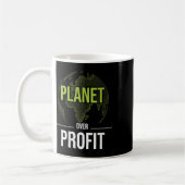 Woens Planet Over Profit – 環境 コーヒーマグカップ (左)
