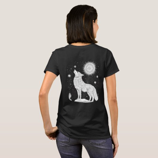 Wolf bei Nacht unter magischem Sternenhimmel Tシャツ (裏面フル)