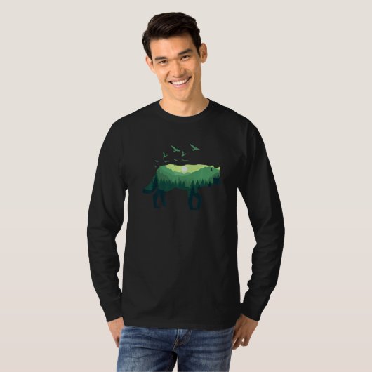Wolf Creeps Through The Nature Forest And Mountain Tシャツ (正面フル)