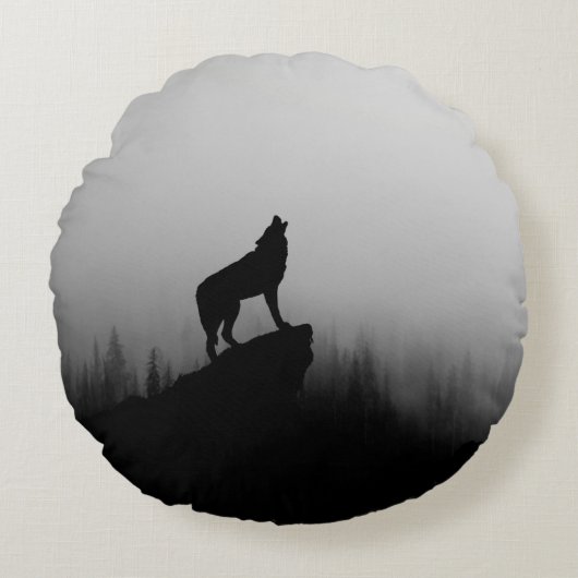 Wolf howling at the moon ラウンドクッション (正面)