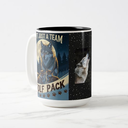 Wolf Pack – チームだけでなく、Moの下の家族 ツートーンマグカップ (正面左)