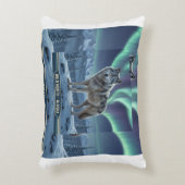 Wolf Pillow 🐺❄️ | Northern Lights Home Decor 🌌 アクセントクッション (正面(垂直))