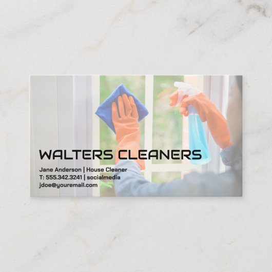Woman Cleaning Window 名刺 (正面)