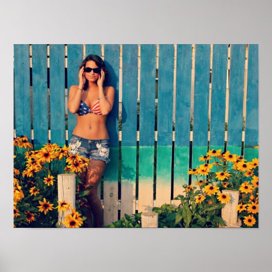 Woman In An American Flag Bikini ポスター (正面)