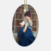 Woman in Blue読は本 セラミックオーナメント (左)