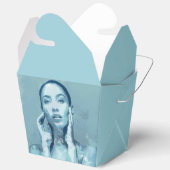 "Woman in Blue"  フェイバーボックス (見開き)