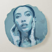 "Woman in Blue"  ラウンドクッション (裏面)