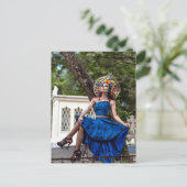 Woman In Day Of The Dead Costume シーズンポストカード (スタンド正面)