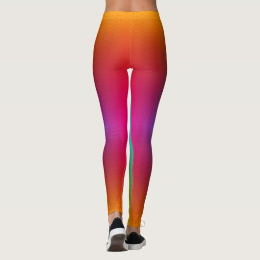 Woman in rainbow gradient leggings with a subtle  レギンス (裏面)