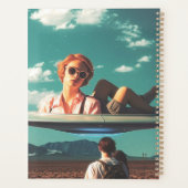 Woman Relaxing on UFO in Desert プランナー手帳 (裏面)