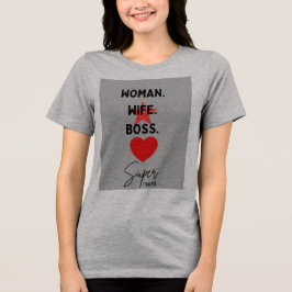 「Woman Wife Boss」タイポグラフィがプリントされたグレーTシャツ トライブレンドTシャツ