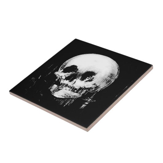 Woman with Halloween Skull Reflection In Mirror タイル (側面)