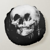 Woman with Halloween Skull Reflection In Mirror ラウンドクッション (裏面)