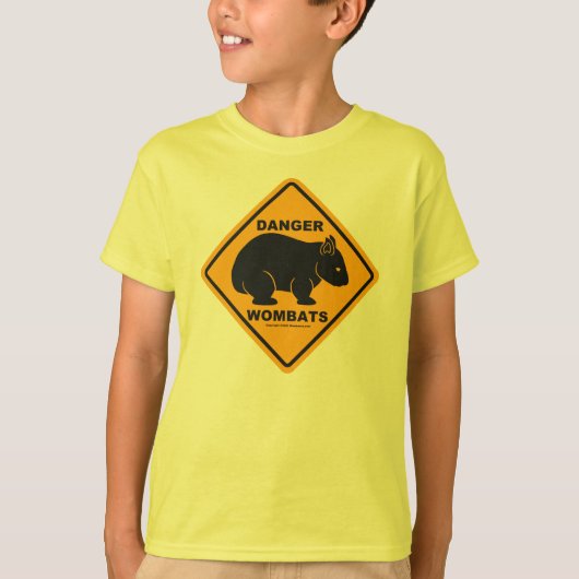 Wombatの危険の交通標識 Tシャツ (正面)