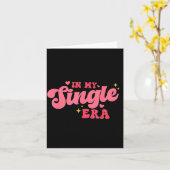 Women Groovy In My Single Era Anti-valentines Divo カード (黄色い花)