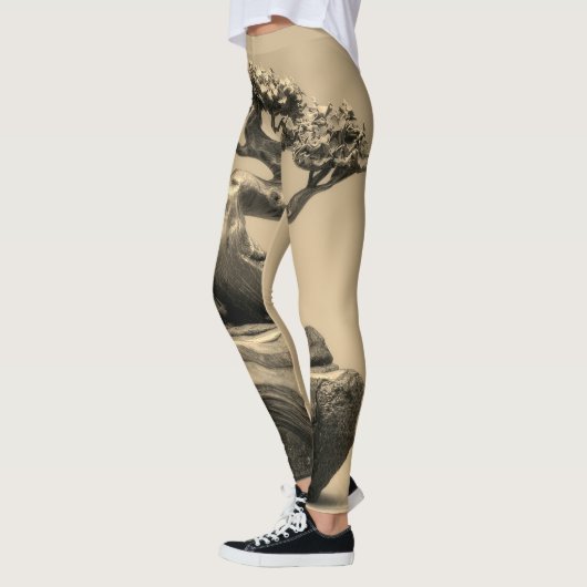 Women’s All-Over-Print Leggings レギンス (左)