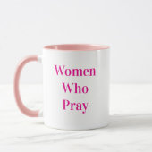 Women Who Prayは信仰に根ざした運動組織です マグカップ (左)