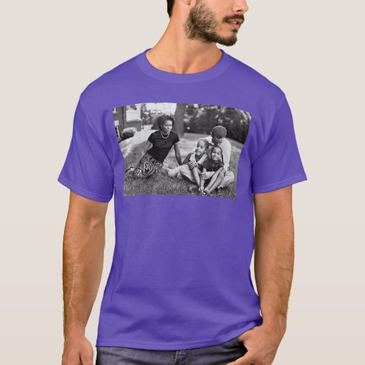 Womens Barack Obama Young with Kids and Michelle V Tシャツ (正面)