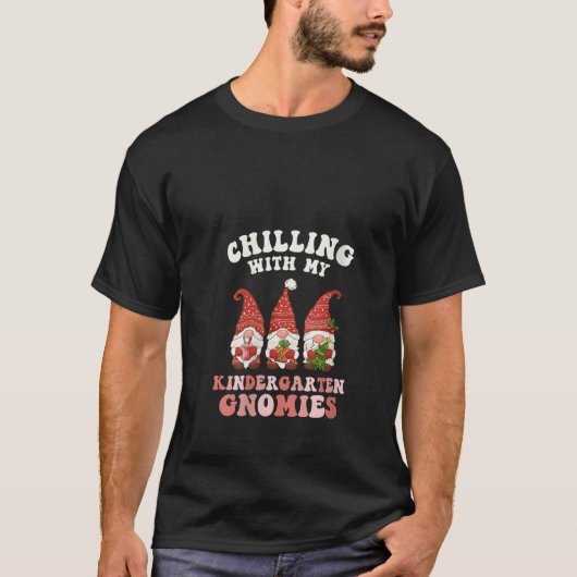 Womens Chilling With Kindergarten Gnomies Teacher  Tシャツ (正面)