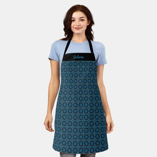 Women's Custom Name Blue Geometric Pattern Apron エプロン (着用した状態)