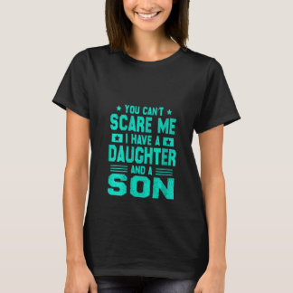 Womens I m Not Scared I Have Two Daughters And A S Tシャツ