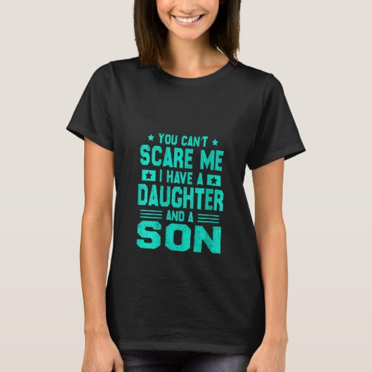 Womens I m Not Scared I Have Two Daughters And A S Tシャツ (正面)