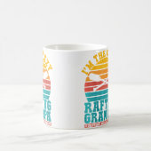 Womens Im The Crazy Rafting Grandpa Everyone Warne コーヒーマグカップ (中央)