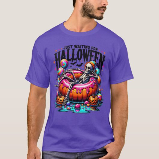 Womens Just Waiting for Halloween Skeleton Spooky  Tシャツ (正面)