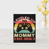 Womens Leveling Up To Mommy 2026 First Time Mom 20 カード (黄色い花)