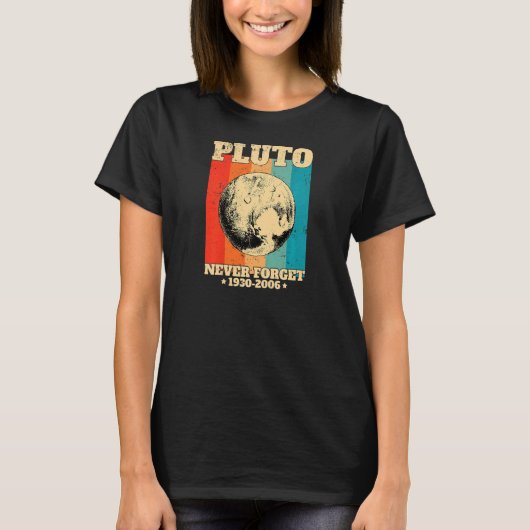 Womens Never Forget Pluto Retro  Space Science Tシャツ (正面)