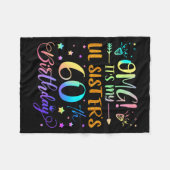 Womens Omg Its My Lil Sisters 60th Birthday Sweet フリースブランケット (正面(横))