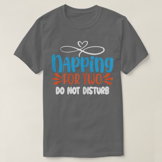 Womens Pregnant Woman Napping Announcing Pregnancy Tシャツ (デザイン正面)