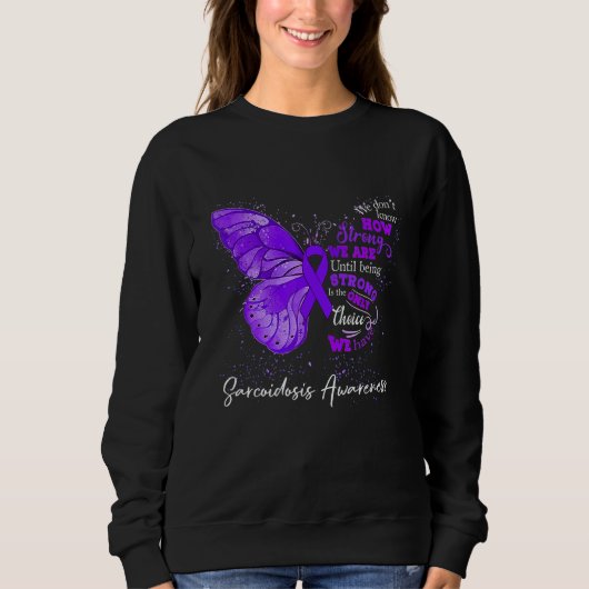 Womens Sarcoidosis Awareness Purple Ribbon Butterf スウェットシャツ (正面)