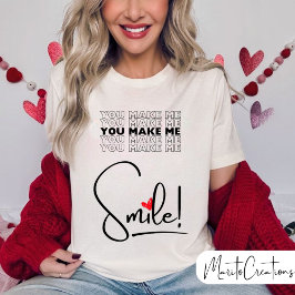 Women's smile T-shirt celebrating Valentine's Day Tシャツ
