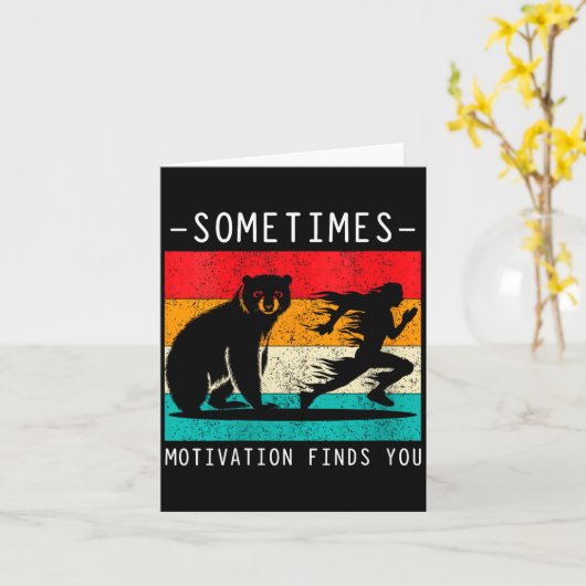 Womens Sometimes Motivation Finds You Funny Quote カード (黄色い花)