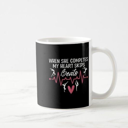 Womens When She Competes My Heart Skips Beats Prou コーヒーマグカップ (右)