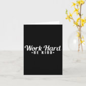 Womens Work Hard Be Kind Motivational V-neck  カード (黄色い花)
