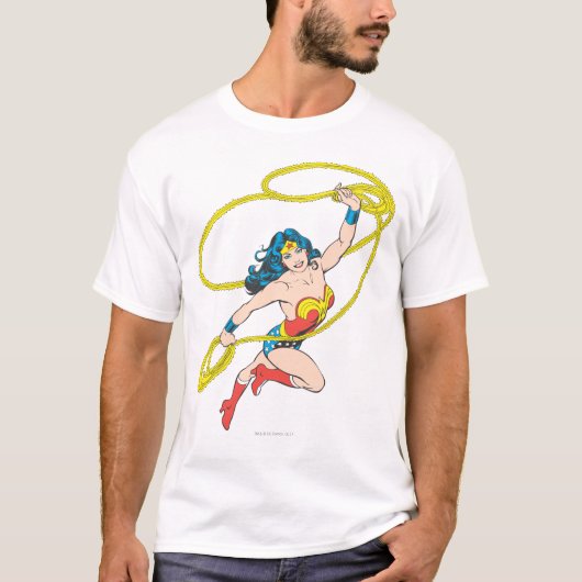 Wonder Woman Holds Lasso 3 Tシャツ (正面)