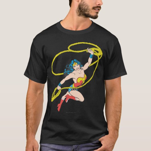 Wonder Woman Holds Lasso 3 Tシャツ (正面)