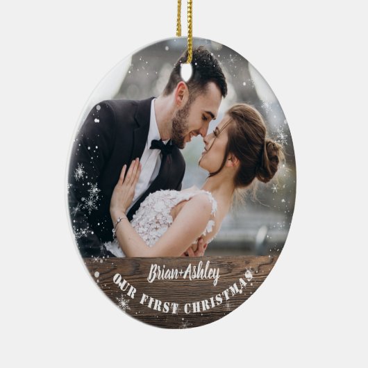 Wood素朴私たちの初めてのクリスマスはミセス・フォト セラミックオーナメント (右)